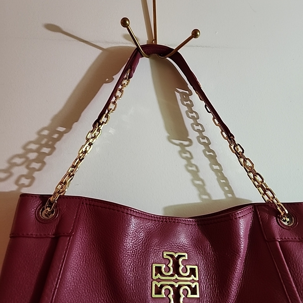 Tory Burch Britten Raspberry Color Leather Slouchy Shoulder Handbag - Picture 4 of 11